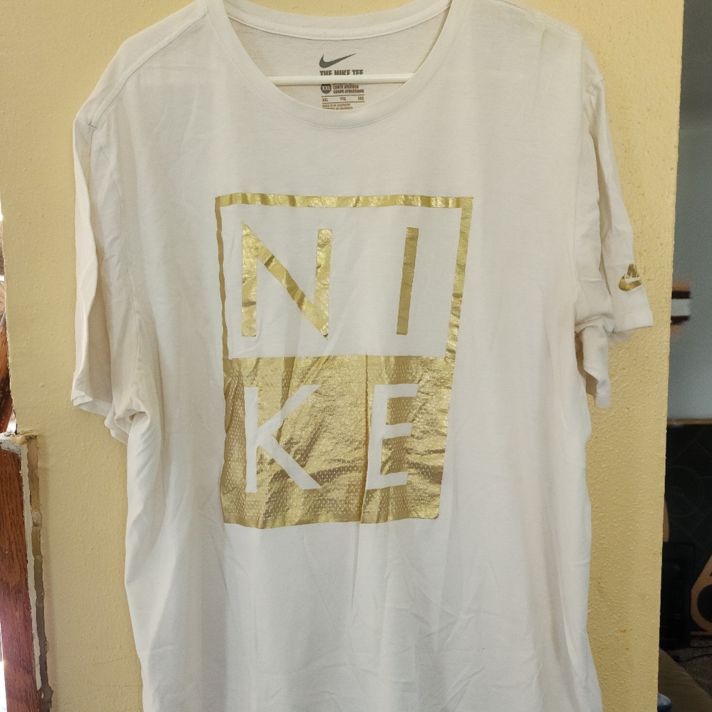 Nike tshirt